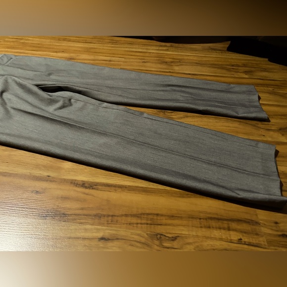 Ruby Rd. Women’s Pleated Dress Pants Size 10 - Picture 3 of 14